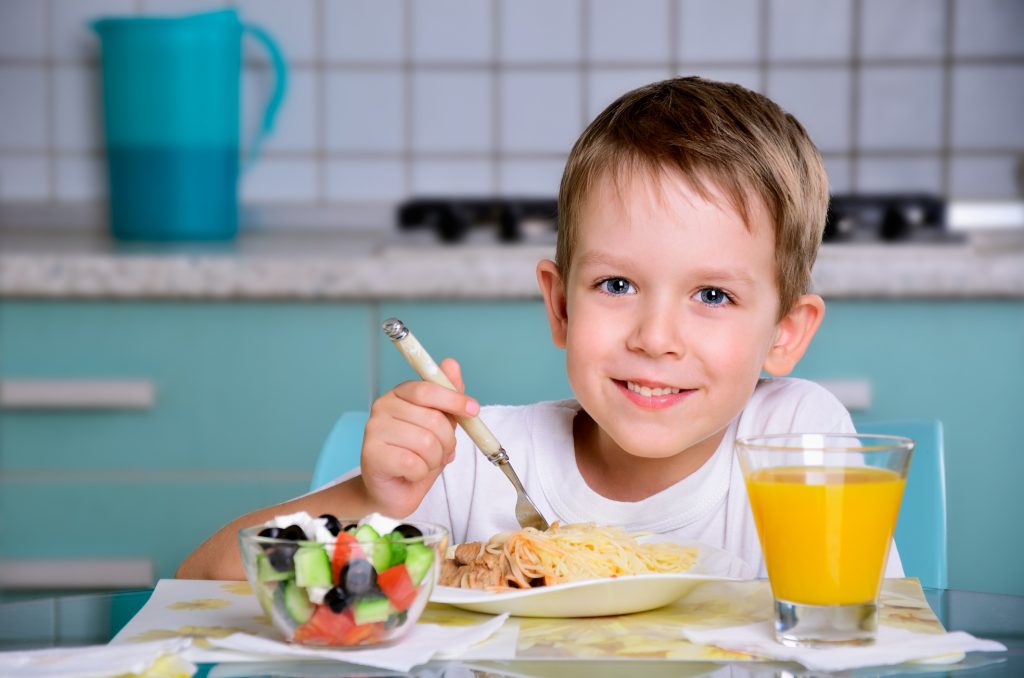 food-therapy-for-picky-eaters-fussy-feeders-autism-kids-play